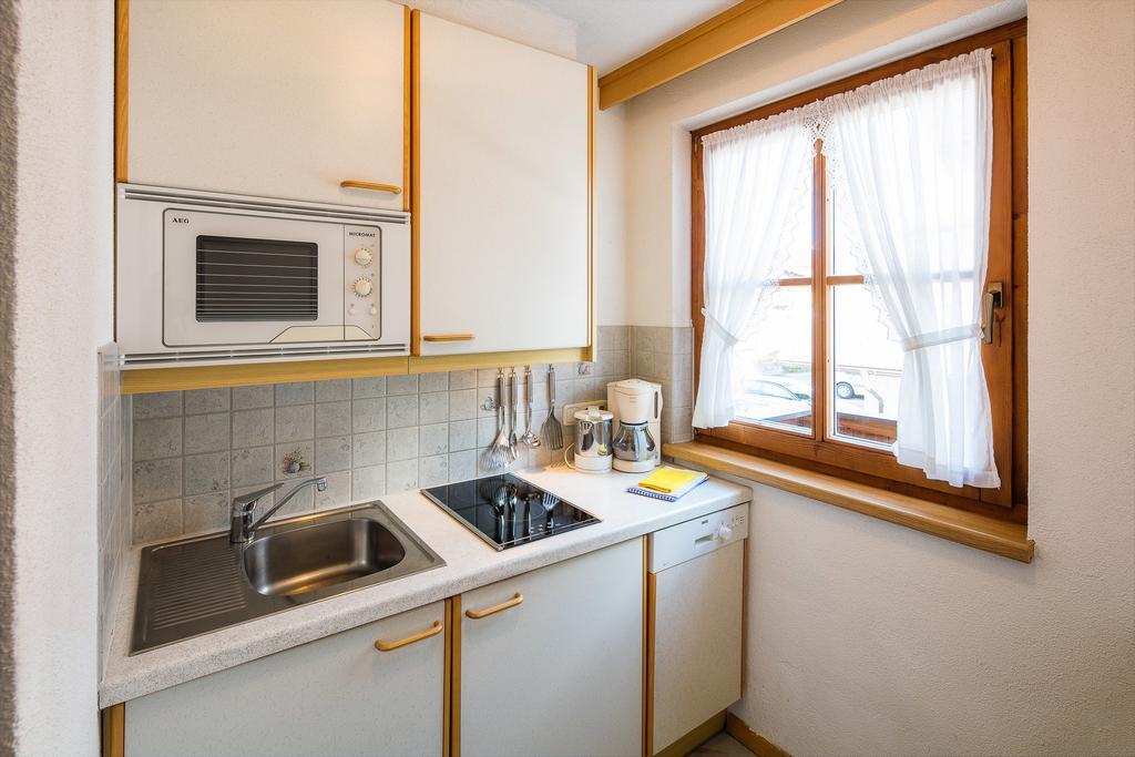 Hotel Appartement Platzergasse Фис Екстериор снимка